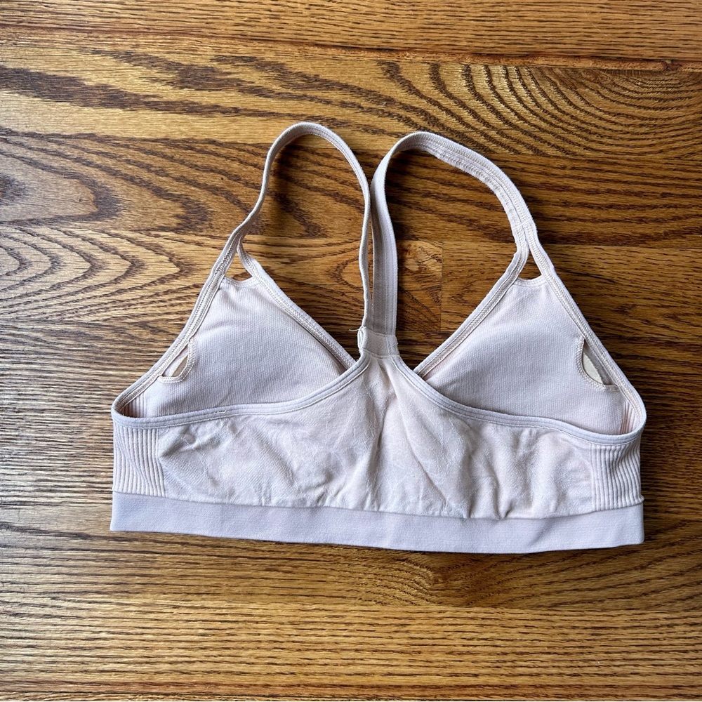 Patagonia comfortable sports bra. Nude/beige color. - Picture 3 of 4